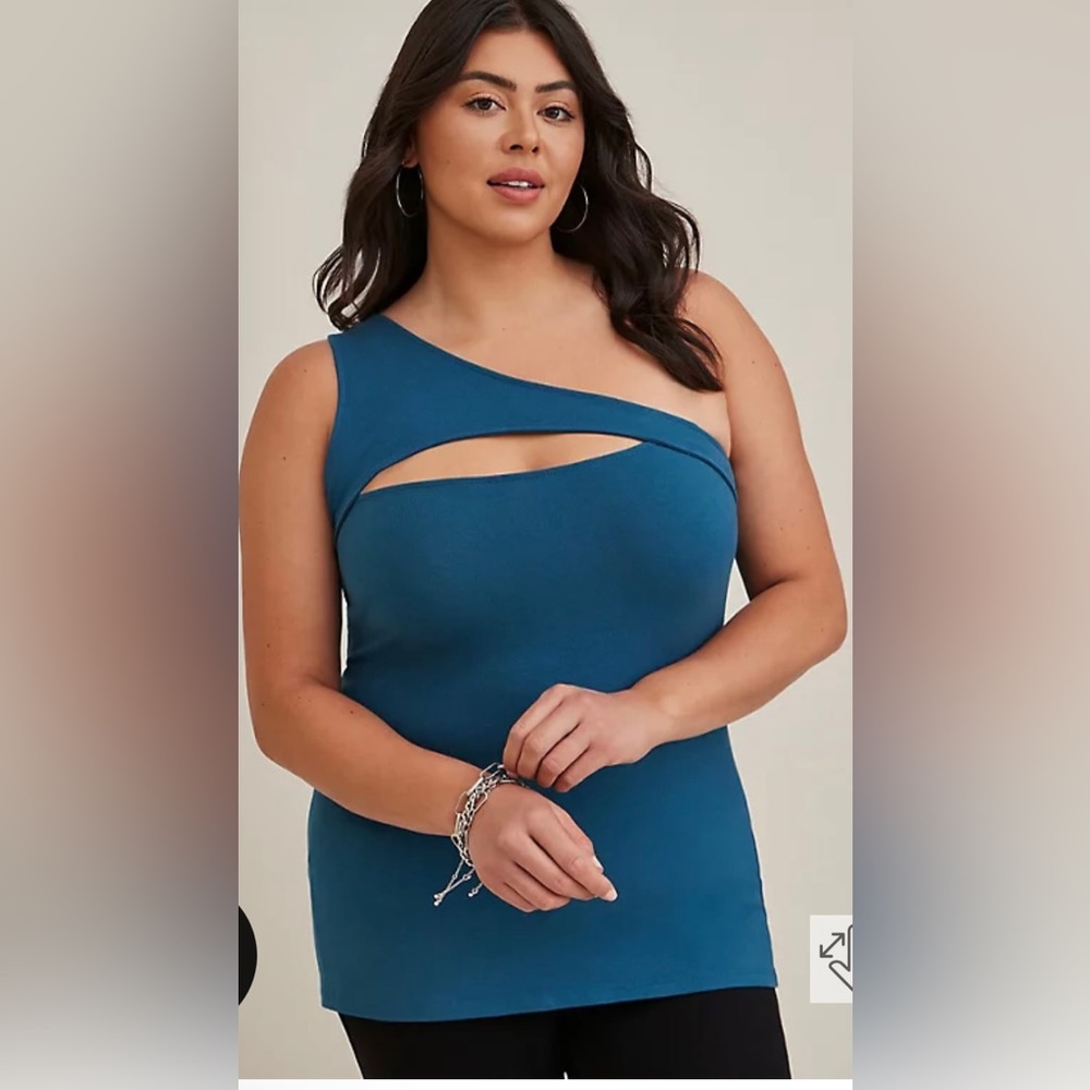 NWT FOXY CUTOUT ONESHOULDER TOP
